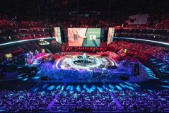 老兵不死！RNG 3-1 战胜FPX，Clearlove教练赛后落泪